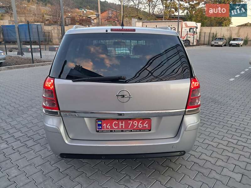 Минивэн Opel Zafira 2012 в Могилев-Подольске фото 15 Минивэн Opel Zafira 2012 в Могилев-Подольске