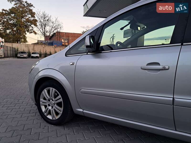 Минивэн Opel Zafira 2012 в Могилев-Подольске фото 36 Минивэн Opel Zafira 2012 в Могилев-Подольске