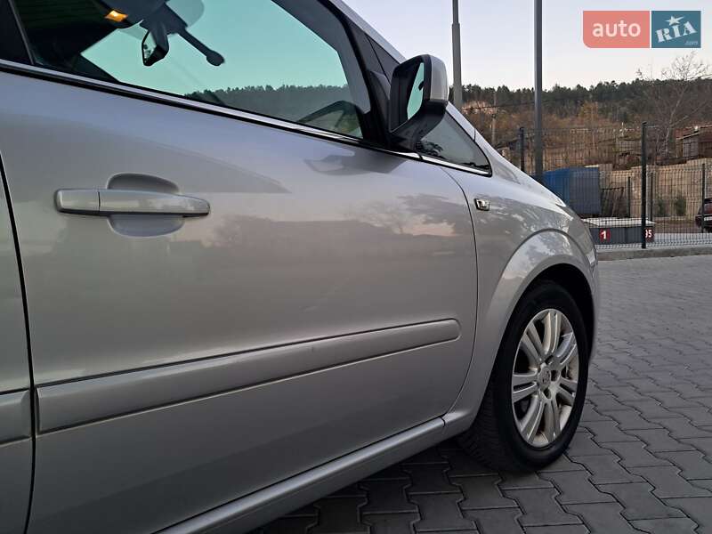 Минивэн Opel Zafira 2012 в Могилев-Подольске фото 43 Минивэн Opel Zafira 2012 в Могилев-Подольске