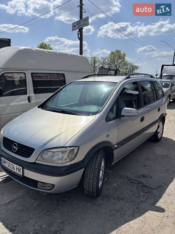 Минивэн Opel Zafira 2002 в Житомире