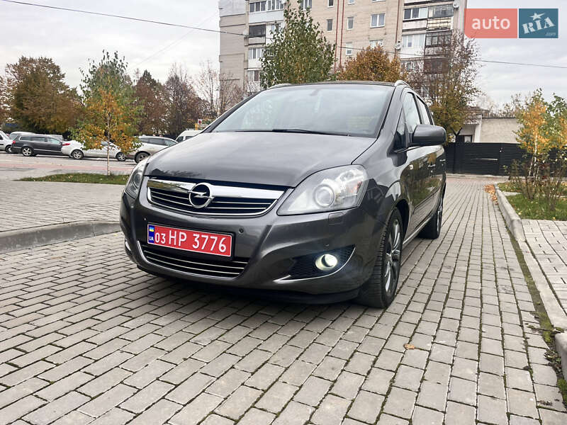Минивэн Opel Zafira 2012 в Луцке фото 2 Минивэн Opel Zafira 2012 в Луцке