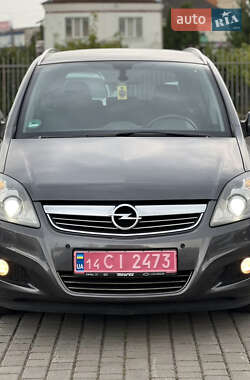 Минивэн Opel Zafira 2011 в Староконстантинове