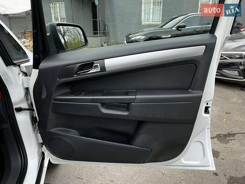 Минивэн Opel Zafira 2013 в Луцке фото 8 Минивэн Opel Zafira 2013 в Луцке