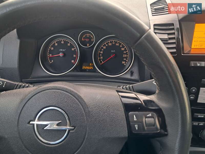 Минивэн Opel Zafira 2012 в Могилев-Подольске фото 81 Минивэн Opel Zafira 2012 в Могилев-Подольске