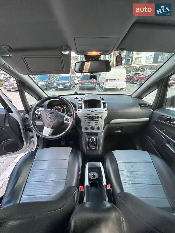 Минивэн Opel Zafira 2008 в Ирпене