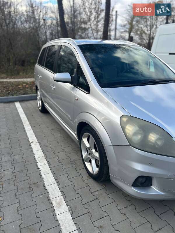 Минивэн Opel Zafira 2008 в Ирпене