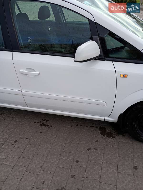 Минивэн Opel Zafira 2013 в Дрогобыче фото 5 Минивэн Opel Zafira 2013 в Дрогобыче