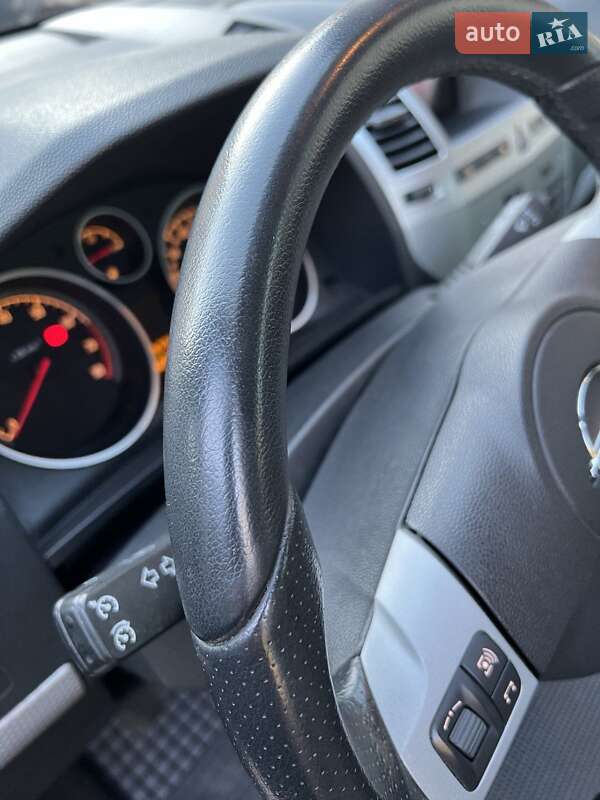 Мінівен Opel Zafira 2010 в Луцьку фото 8 Мінівен Opel Zafira 2010 в Луцьку
