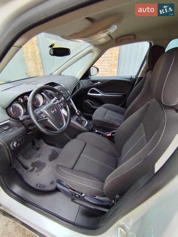 Микровэн Opel Zafira 2013 в Луцке