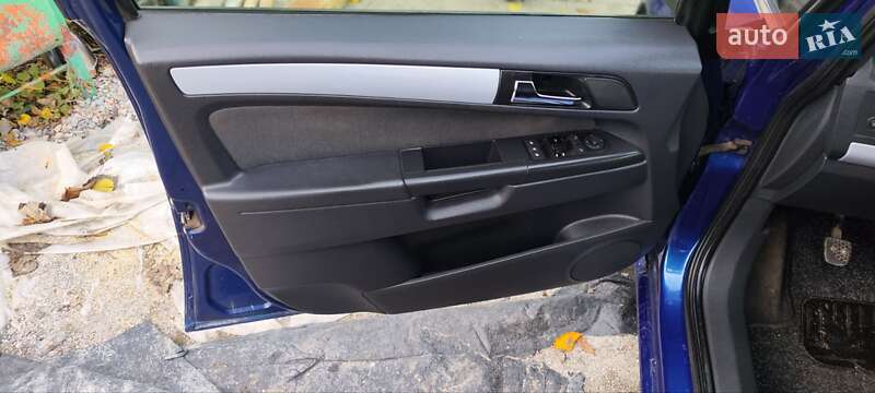Минивэн Opel Zafira 2005 в Новоукраинке фото 28 Минивэн Opel Zafira 2005 в Новоукраинке