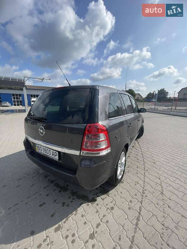 Мінівен Opel Zafira 2010 в Кременці