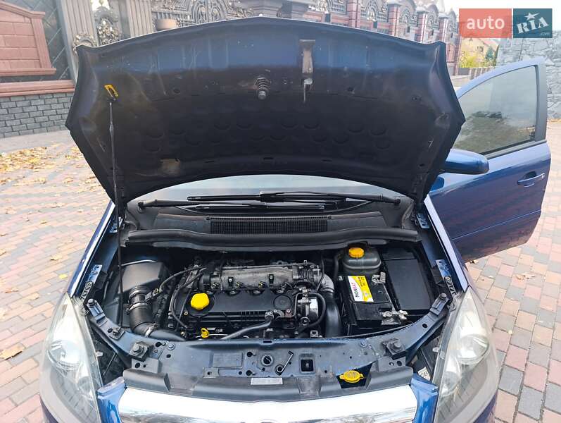 Мінівен Opel Zafira 2006 в Звягелі