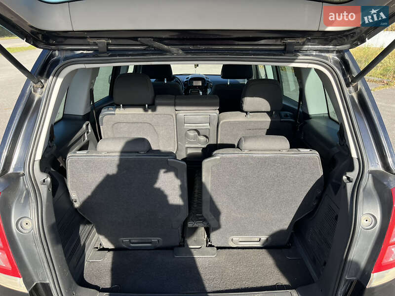 Мінівен Opel Zafira 2011 в Львові