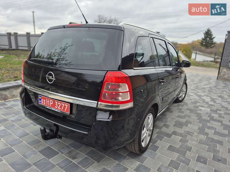 Минивэн Opel Zafira 2010 в Хороле фото 3 Минивэн Opel Zafira 2010 в Хороле
