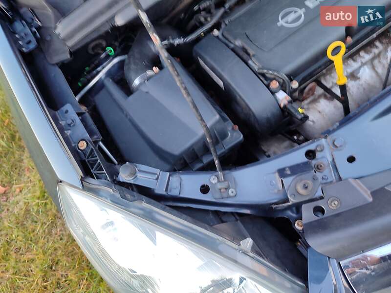 Минивэн Opel Zafira 2009 в Клевани фото 43 Минивэн Opel Zafira 2009 в Клевани