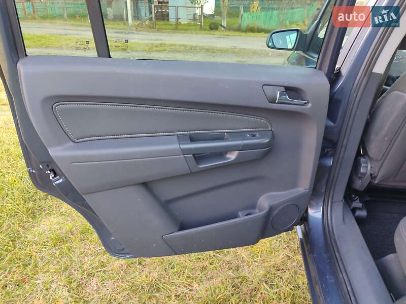 Минивэн Opel Zafira 2009 в Клевани фото 40 Минивэн Opel Zafira 2009 в Клевани