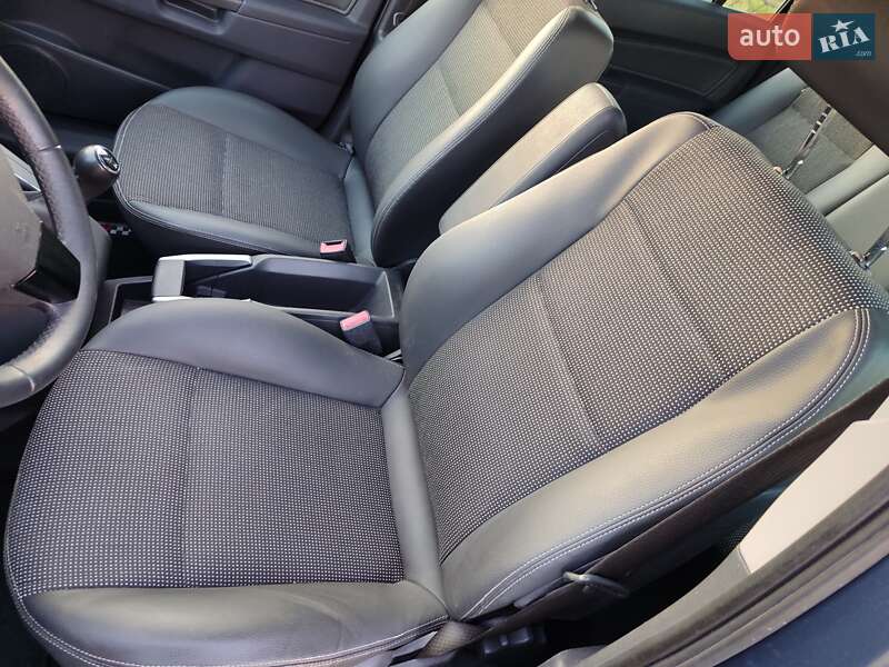 Минивэн Opel Zafira 2009 в Клевани фото 41 Минивэн Opel Zafira 2009 в Клевани