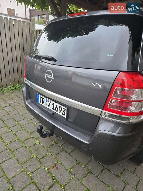 Минивэн Opel Zafira 2010 в Белой Церкви