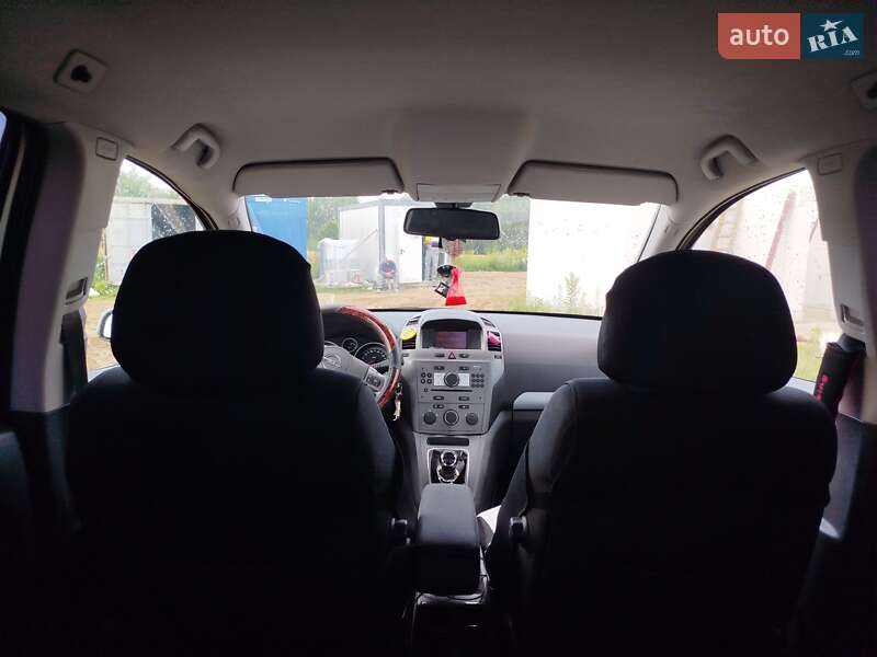 Минивэн Opel Zafira 2007 в Новояворовске фото 3 Минивэн Opel Zafira 2007 в Новояворовске