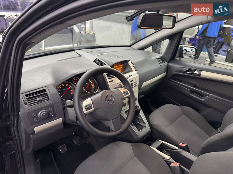 Минивэн Opel Zafira 2009 в Луцке фото 13 Минивэн Opel Zafira 2009 в Луцке