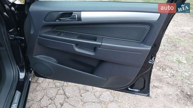 Минивэн Opel Zafira 2010 в Краматорске