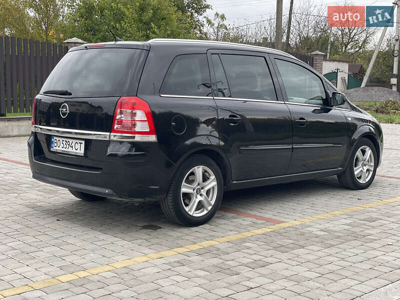 Минивэн Opel Zafira 2011 в Староконстантинове