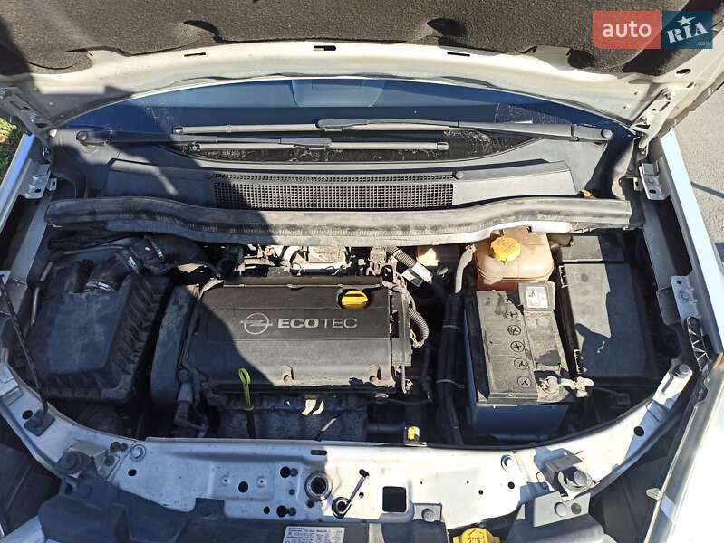 Мінівен Opel Zafira 2005 в Умані фото 8 Мінівен Opel Zafira 2005 в Умані