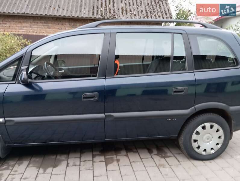 Минивэн Opel Zafira 2002 в Дубно