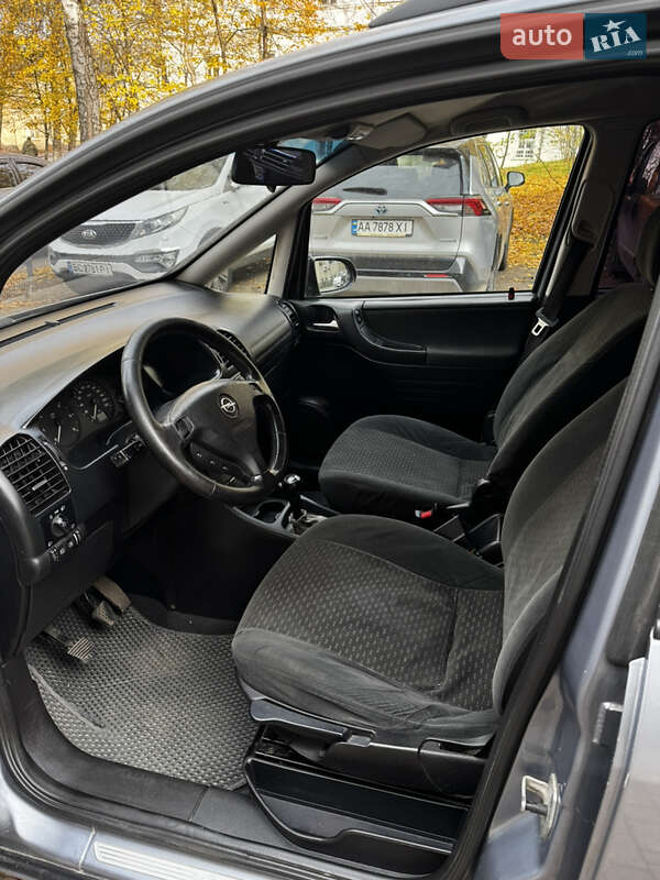 Минивэн Opel Zafira 2003 в Львове