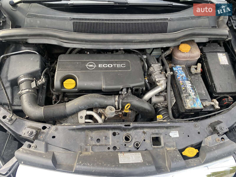 Минивэн Opel Zafira 2010 в Ивано-Франковске