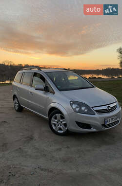 Минивэн Opel Zafira 2011 в Киеве