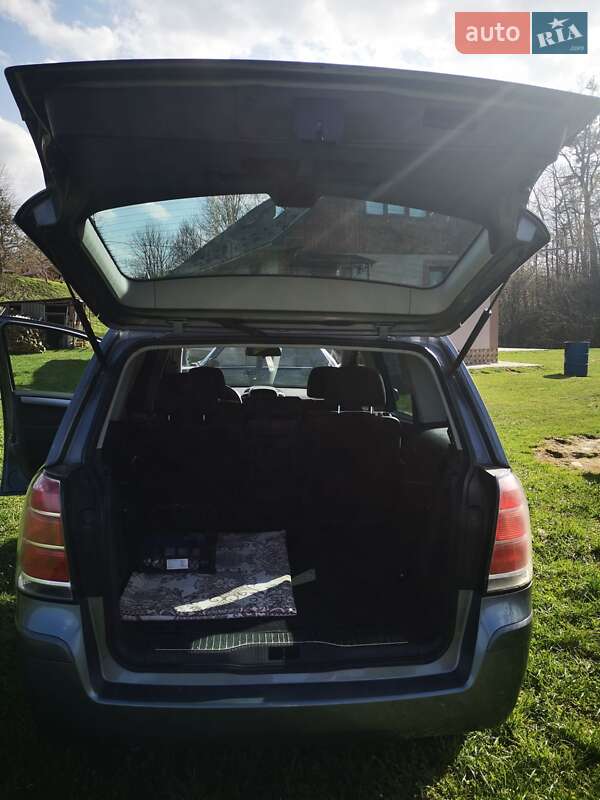 Мінівен Opel Zafira 2006 в Коломиї