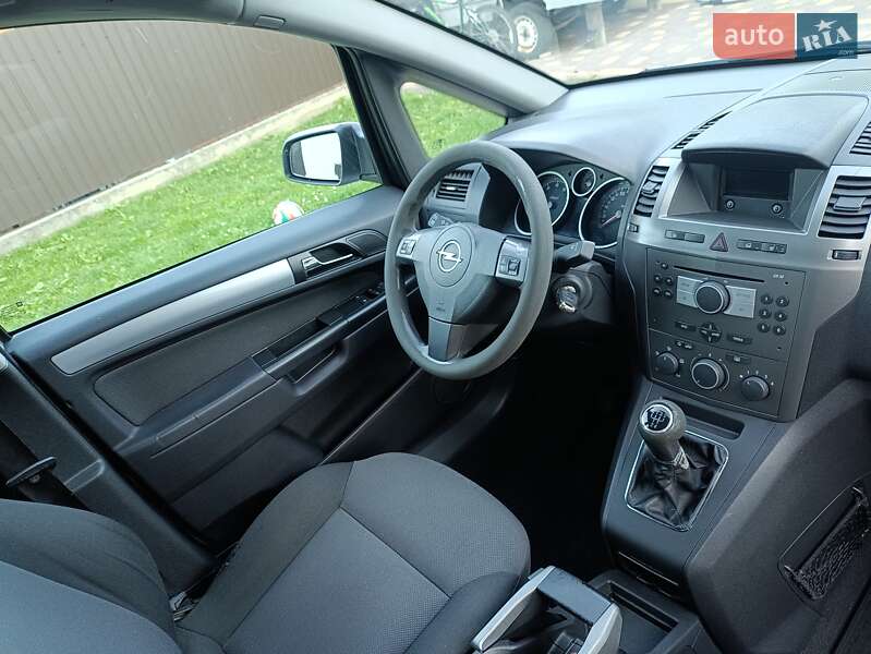 Минивэн Opel Zafira 2006 в Хмельнике