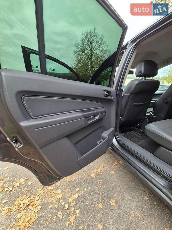 Минивэн Opel Zafira 2011 в Львове фото 27 Минивэн Opel Zafira 2011 в Львове