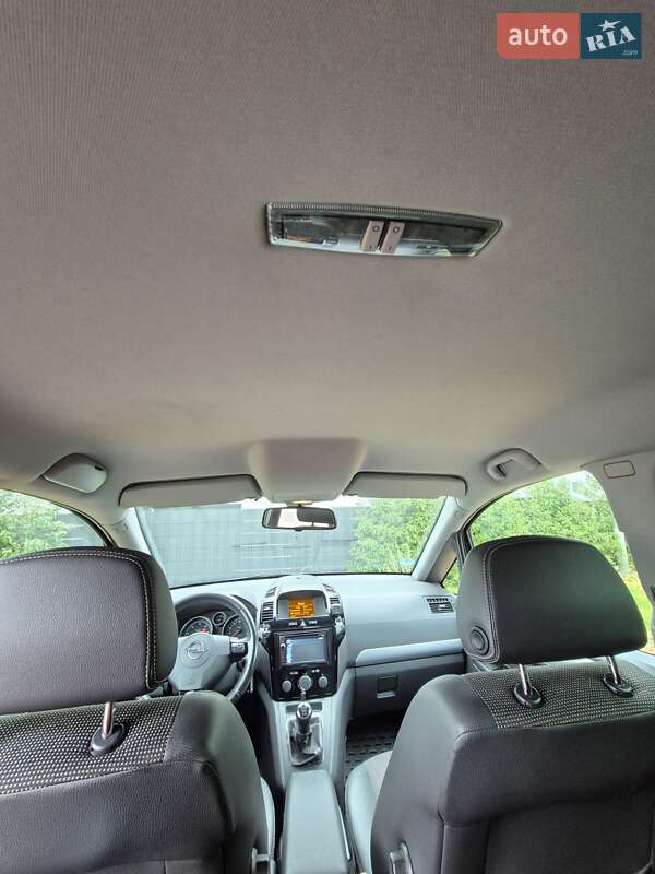Минивэн Opel Zafira 2011 в Львове фото 42 Минивэн Opel Zafira 2011 в Львове