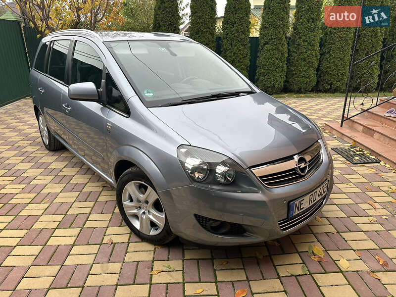 Минивэн Opel Zafira 2010 в Виннице