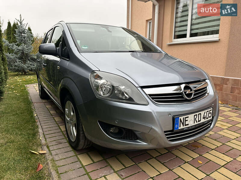 Минивэн Opel Zafira 2010 в Виннице