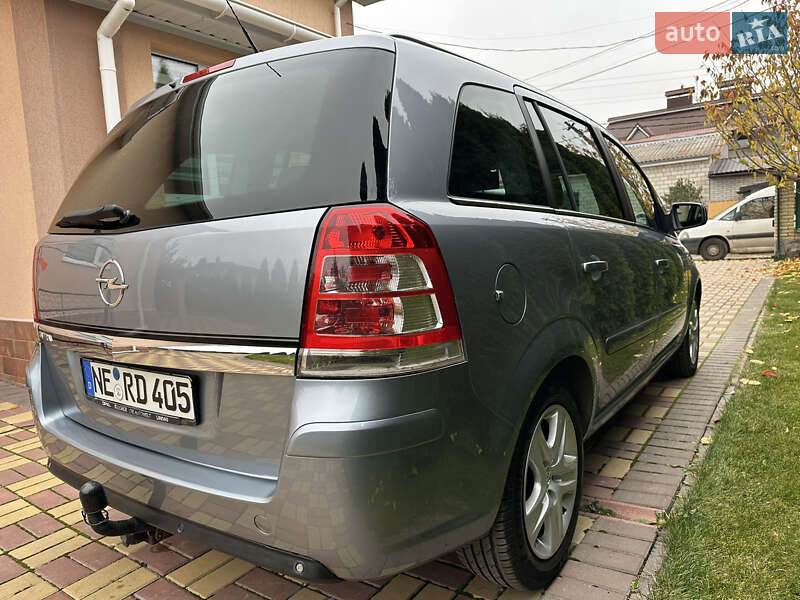 Минивэн Opel Zafira 2010 в Виннице