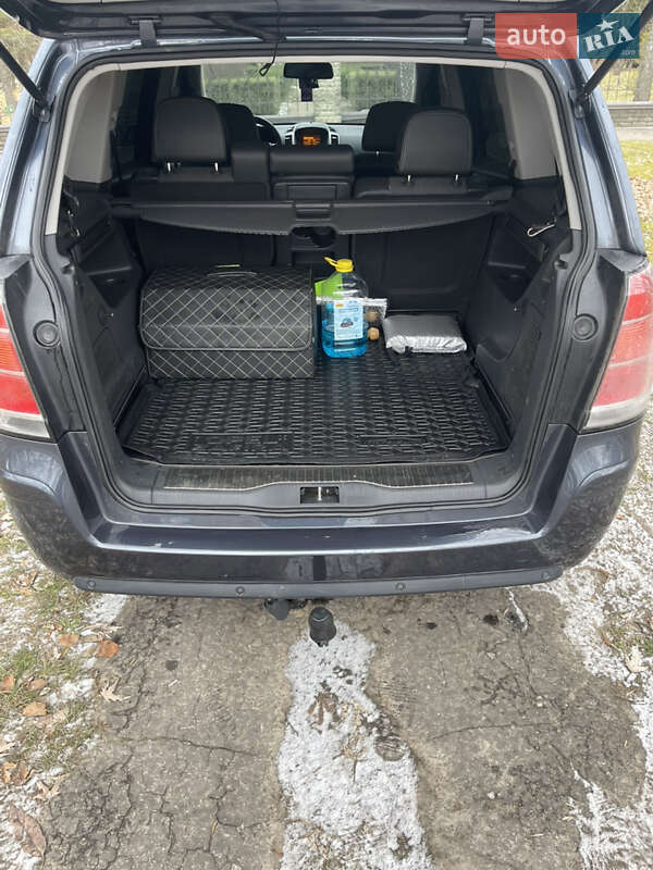 Минивэн Opel Zafira 2007 в Конотопе