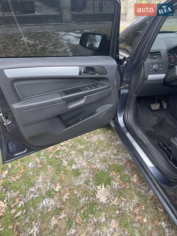 Минивэн Opel Zafira 2007 в Конотопе