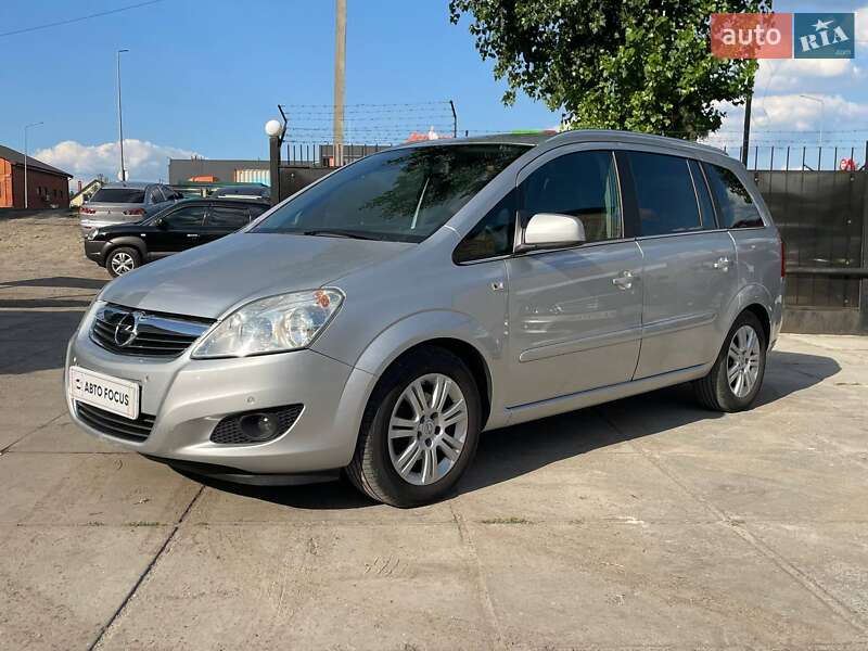 Минивэн Opel Zafira 2011 в Киеве