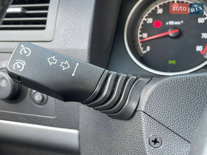 Минивэн Opel Zafira 2011 в Киеве