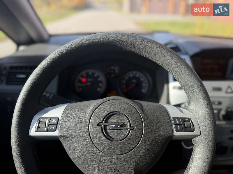 Минивэн Opel Zafira 2009 в Борисполе