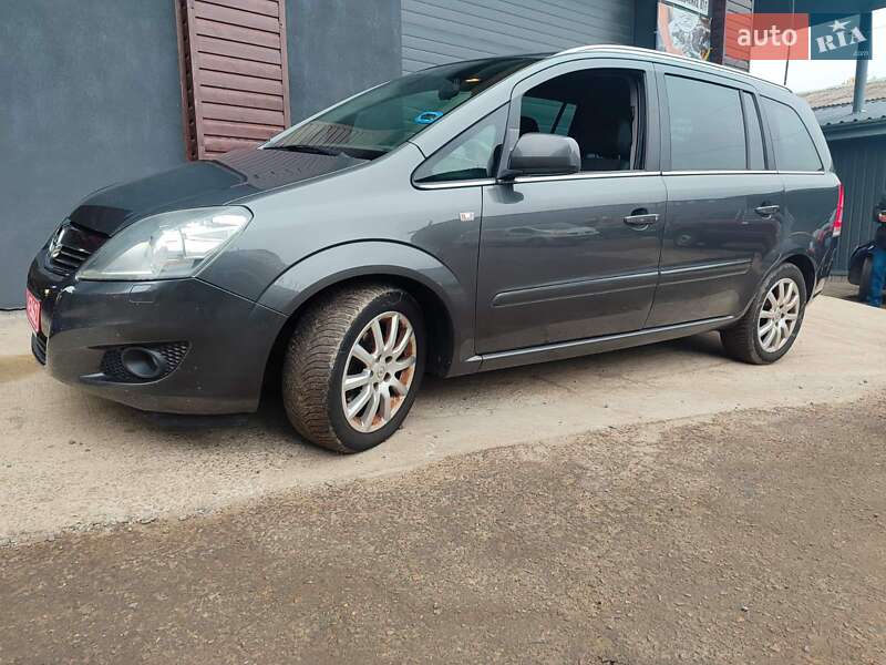 Минивэн Opel Zafira 2010 в Белой Церкви