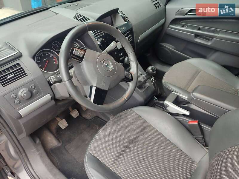 Минивэн Opel Zafira 2010 в Белой Церкви