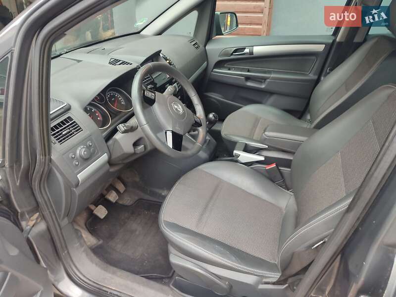 Минивэн Opel Zafira 2010 в Белой Церкви