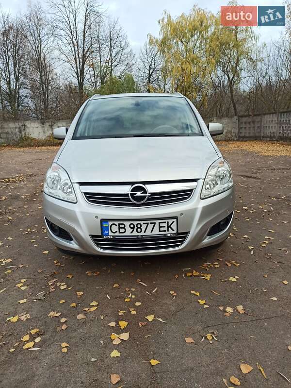 Минивэн Opel Zafira 2011 в Варве