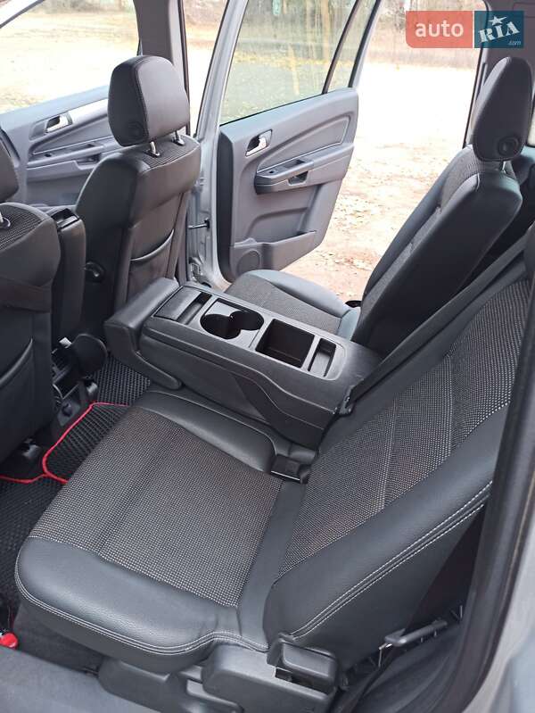 Минивэн Opel Zafira 2011 в Варве