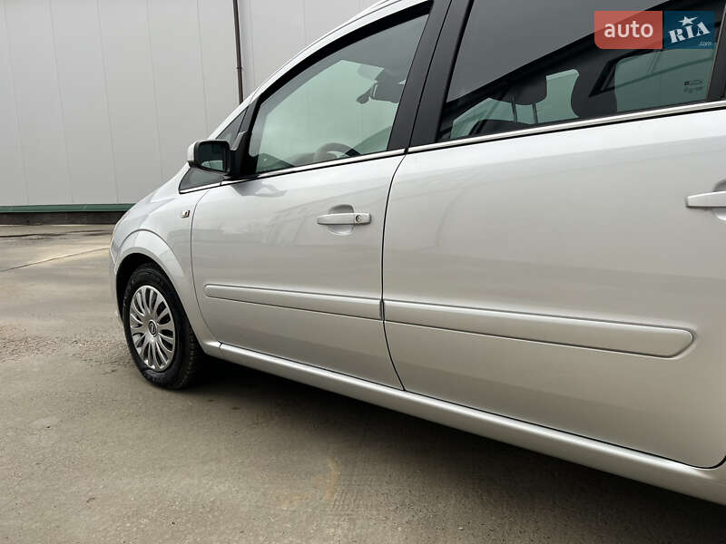 Минивэн Opel Zafira 2007 в Виннице