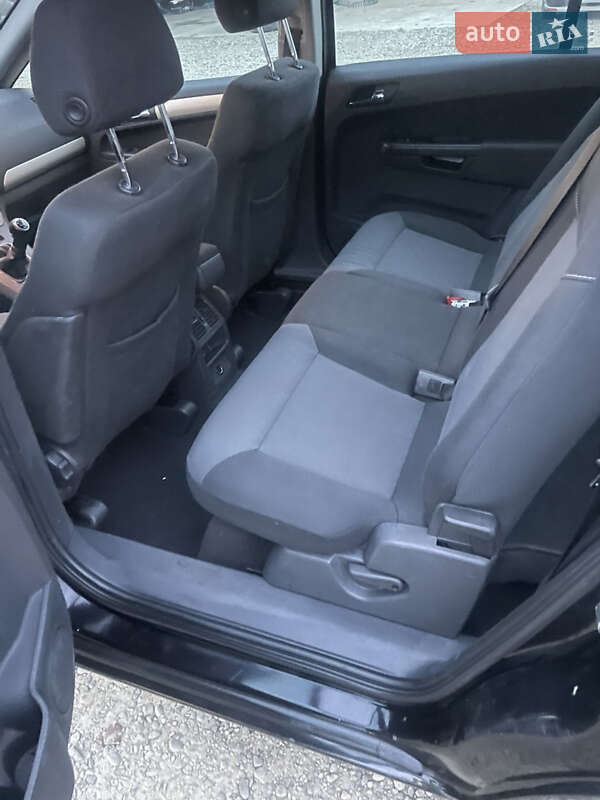 Минивэн Opel Zafira 2008 в Калуше